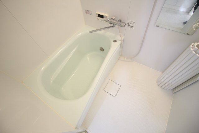 バス・シャワールーム　風呂　追い炊き機能付き