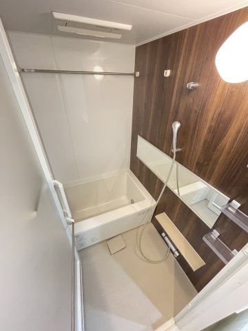 バス・シャワールーム　※同物件別部屋参考写真
