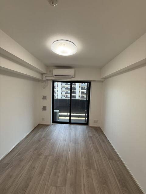 居室・リビング　南向きのお部屋です