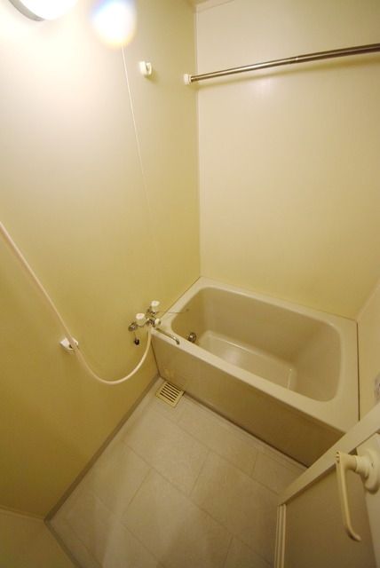 バス・シャワールーム　★★追い焚き機能＆浴室乾燥機付バスルーム★★