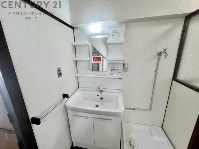 洗面設備　洗面所内に洗面台あり！