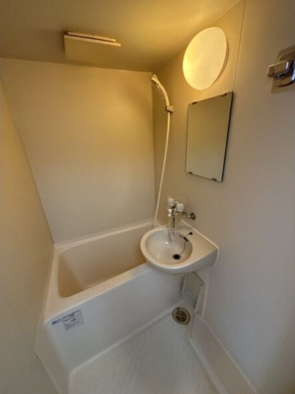 バス・シャワールーム　図面と現状に相違がある場合には現状を優先