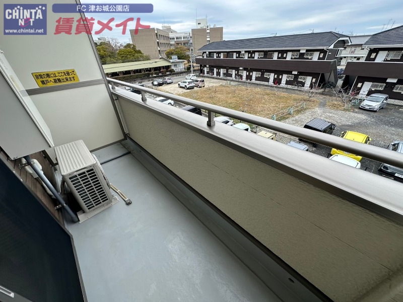 バルコニー　同タイプ部屋写真です。