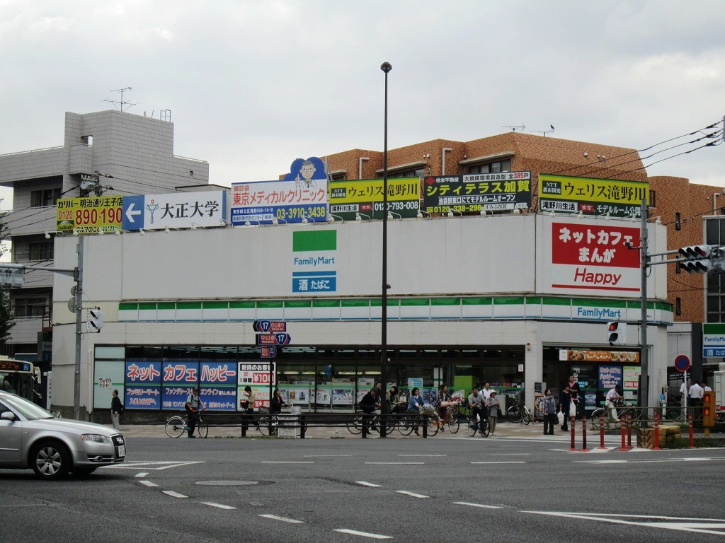 コンビニ　ファミリーマート西巣鴨（コンビニ）まで460m