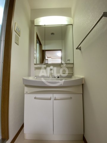 洗面設備　ノルデンタワー天神橋アネックス　独立洗面台