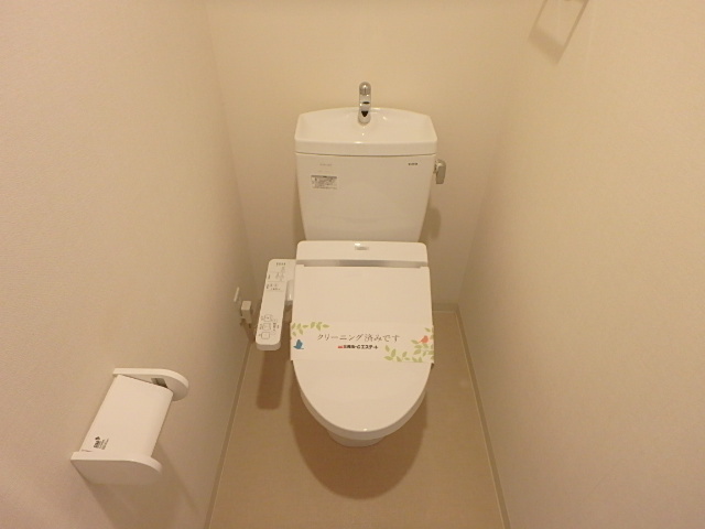 トイレ　別のお部屋の参考写真です。