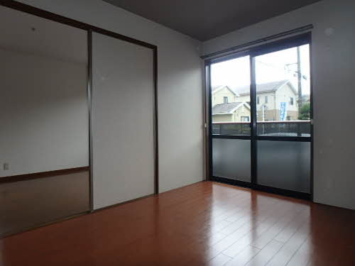 その他部屋・スペース　大きめの収納のある5.9帖の居室♪