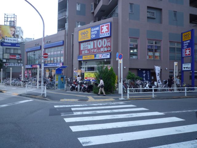 レンタルビデオ　ゲオ（レンタルビデオ）まで750m