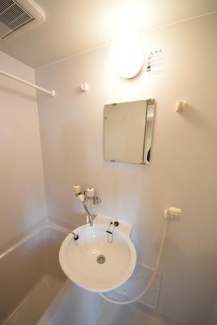 洗面設備　洗面台あり