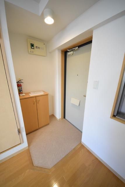 玄関　下駄箱収納付