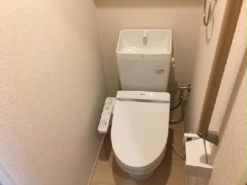 トイレ　温水洗浄便座