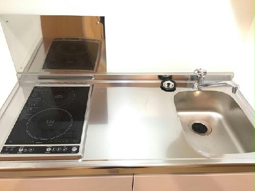 キッチン　手前IH　奥ラジエントヒーター