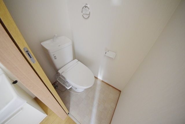 トイレ　ウォシュレット付です♪
