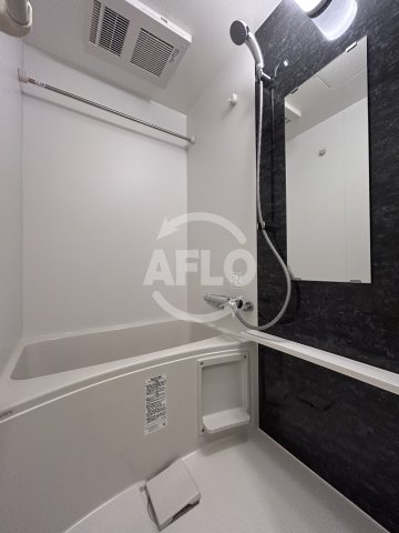 バス・シャワールーム　エスリード大阪クレストコート　浴室