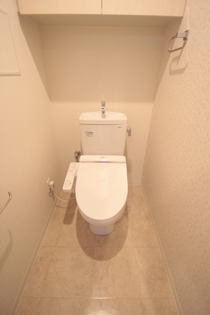 トイレ　※別室の参考写真の為、現況優先です。