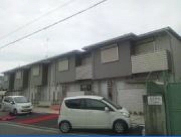 建物外観　２階建てのスマートな建物です。