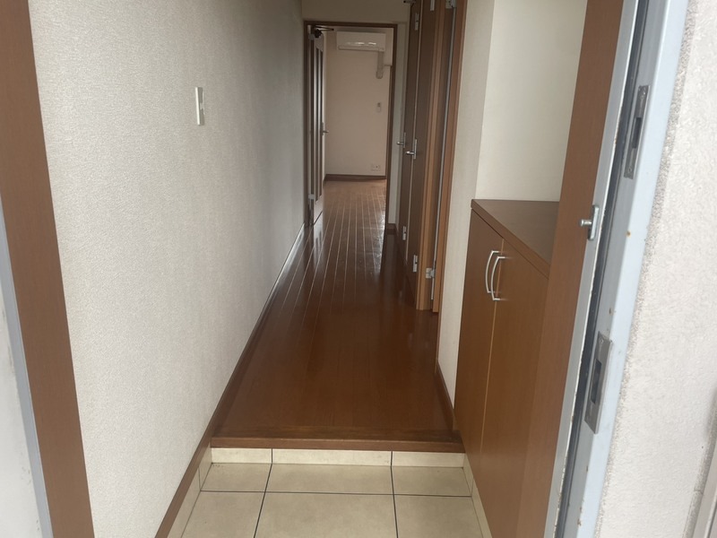 玄関　玄関も十分な広さです