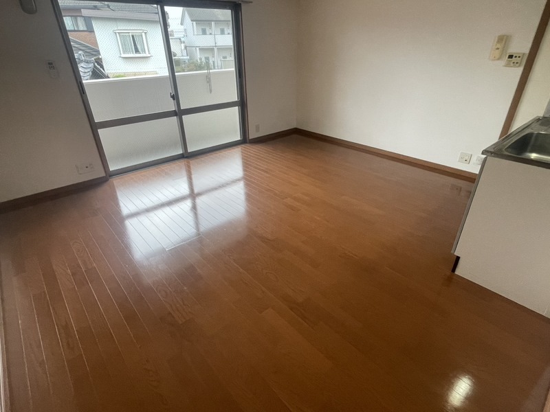 居室・リビング　広々リビングでゆっくり過ごせます