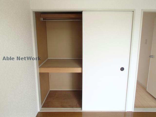 収納　※同物件別部屋の写真です。