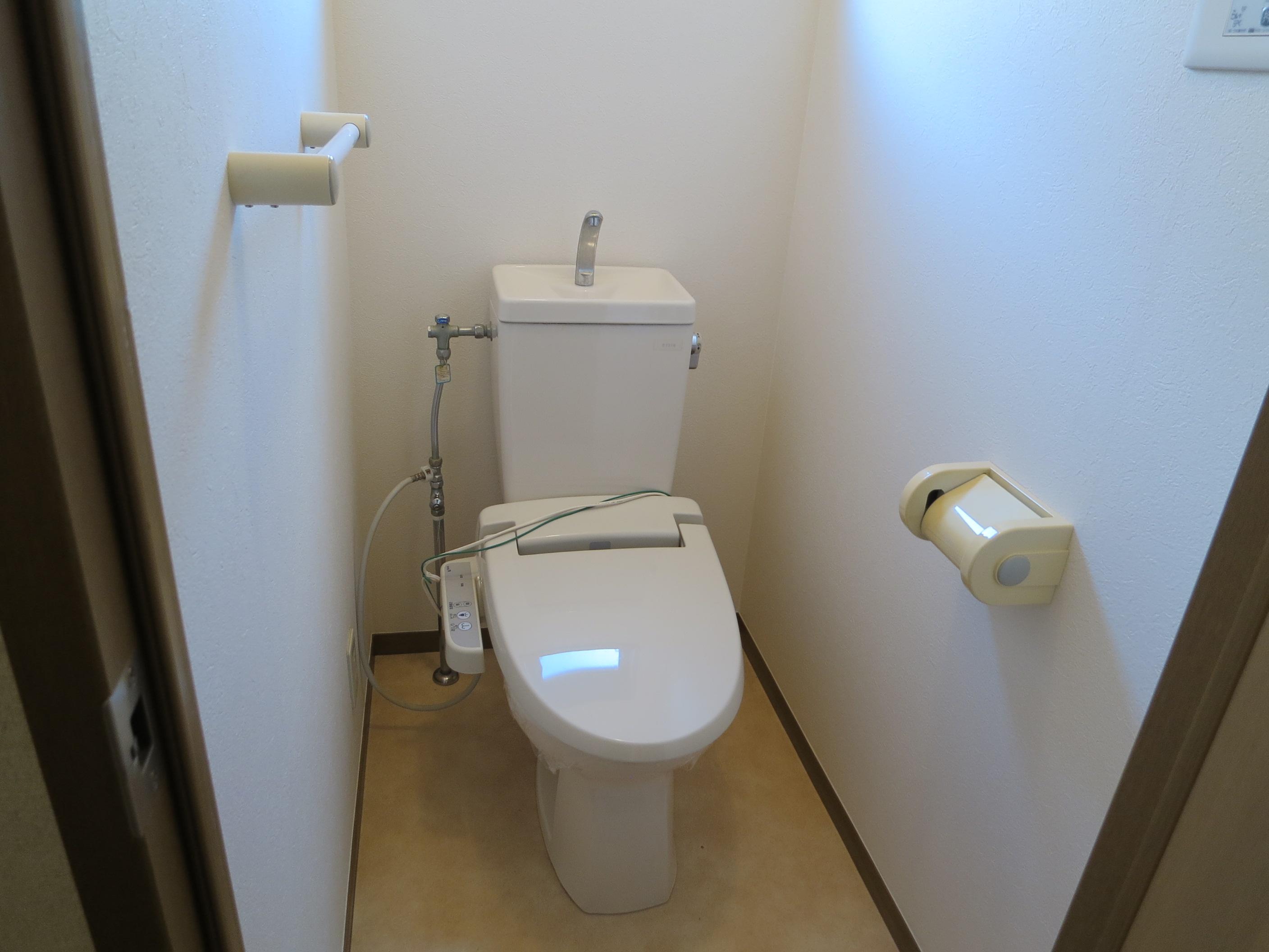 トイレ　別室参考写真となります。