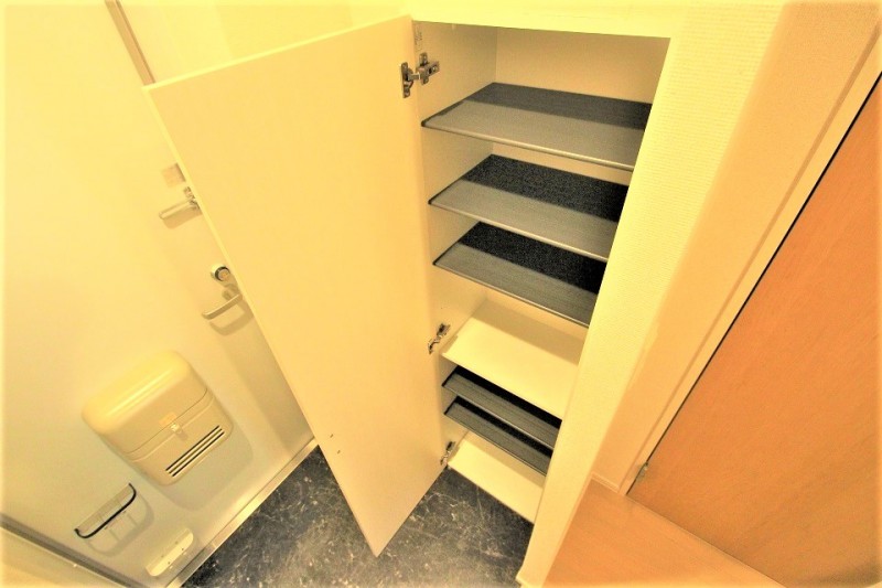 その他部屋・スペース　高さ調整のできるので、ブーツ収納もばっちり！！