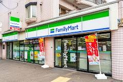 コンビニ　ファミリーマート北星学園女子高前店（コンビニ）まで111m