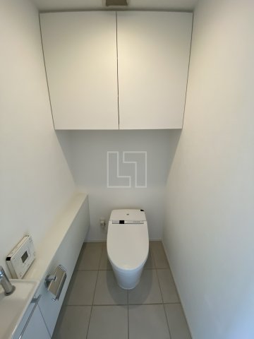 トイレ　One Shinmachi（ワン新町）　温水洗浄便座