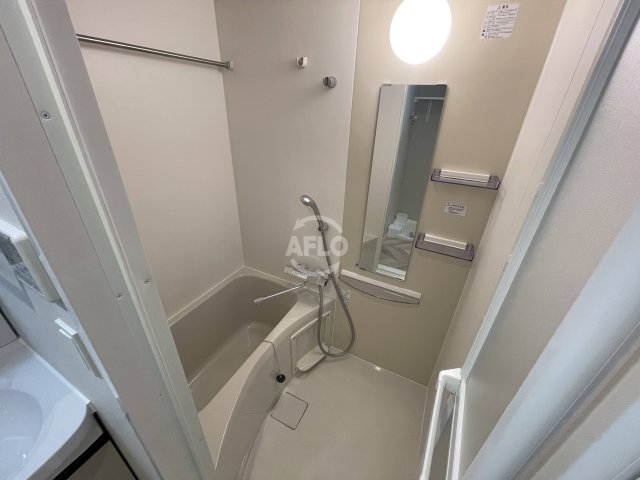 バス・シャワールーム　Louis Residence 弁天町　浴室