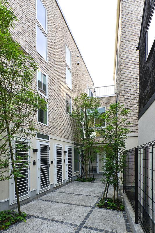 エントランス　エントランス