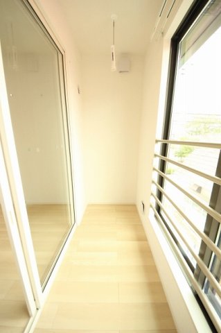 バルコニー　陽当たり良好なバルコニーです