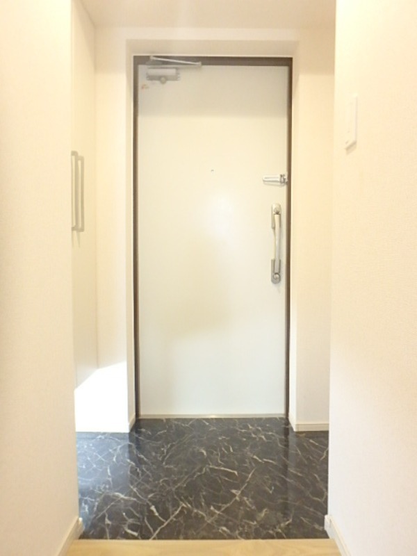 玄関　図面と現状に相違がある場合には現状を優先