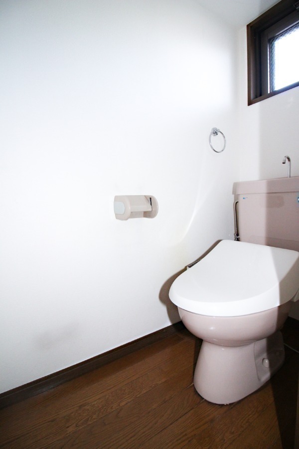 トイレ　温水洗浄便座