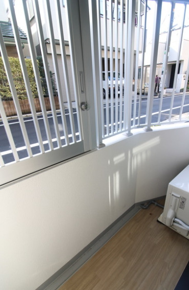 バルコニー　別部屋の写真を使用しております。