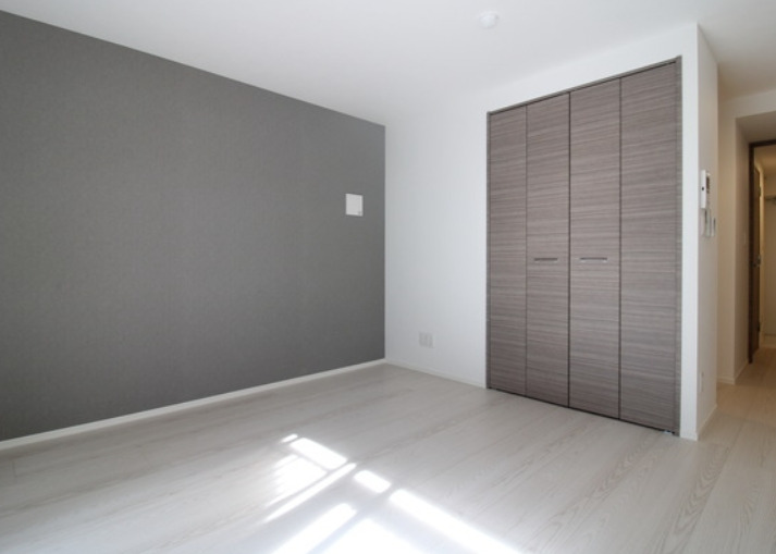 居室・リビング　別部屋の写真を使用しております。