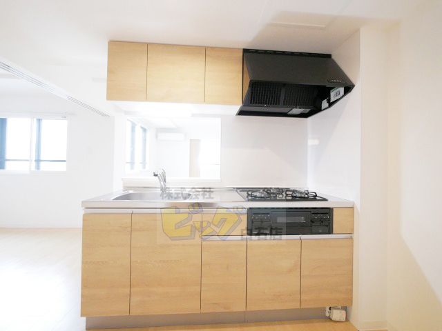 キッチン　対面システムキッチン完備です♪