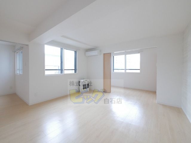 居室・リビング　広々としたリビングです♪