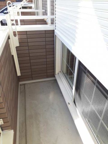 バルコニー　バルコニーからの眺めを楽しみながら食事をしませんか