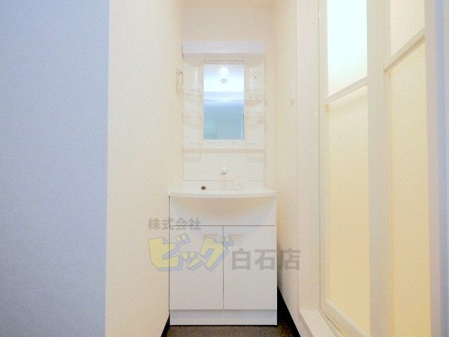 洗面設備　シャンプードレッサー付きです♪