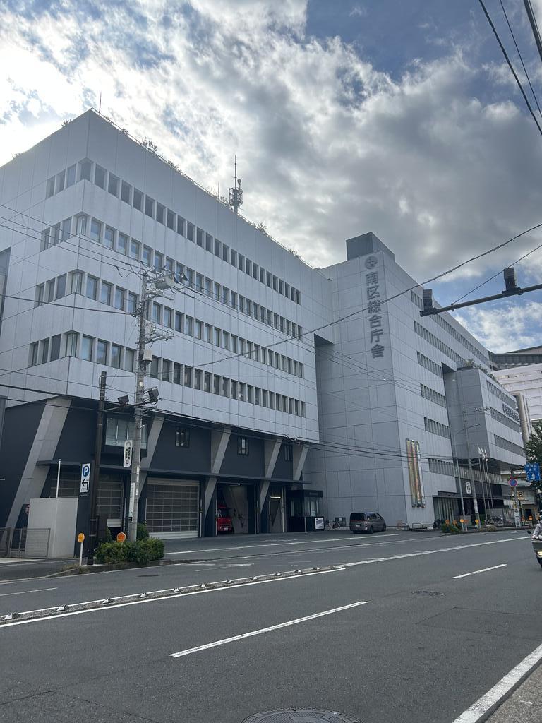 ブルーライン 阪東橋駅 徒歩5分 10階建 築2年の周辺写真