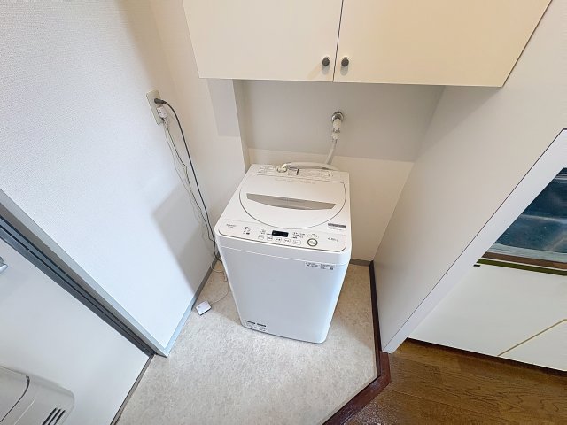 洗面設備　掲載写真は同型モデルを掲載しており実際のお部屋と仕様等が異な