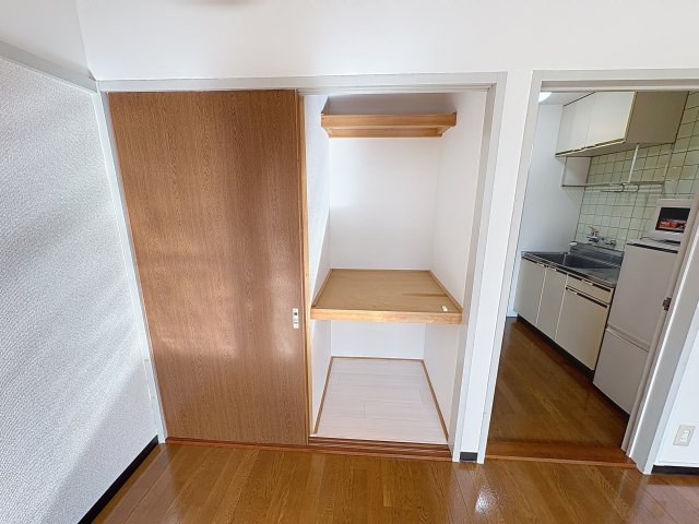 収納　掲載写真は同型モデルを掲載しており実際のお部屋と仕様等が異な