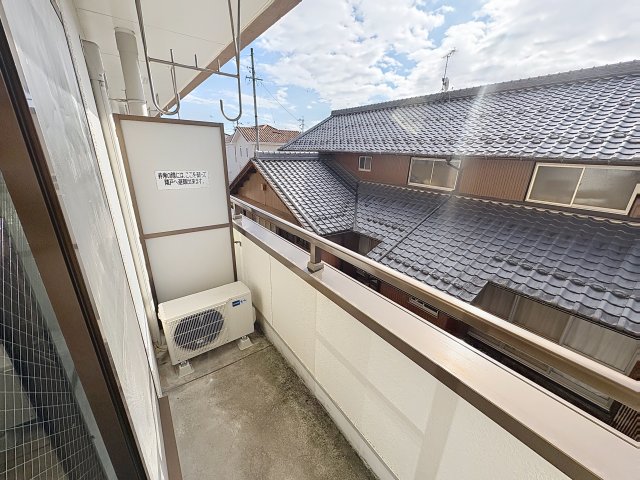 バルコニー　掲載写真は同型モデルを掲載しており実際のお部屋と仕様等が異な
