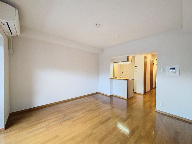 居室・リビング　※同建物ほかのお部屋の写真です。