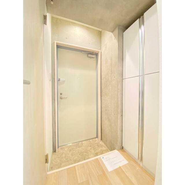 玄関　物件の内装です