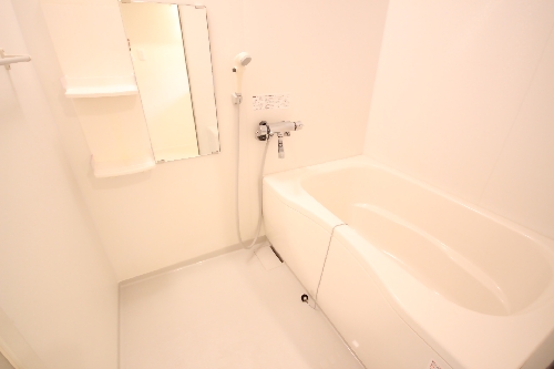 バス・シャワールーム　あると嬉しい小窓と追い炊き機能付きお風呂★