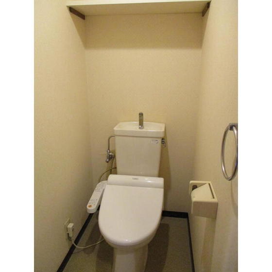 トイレ　※別号室の写真です。