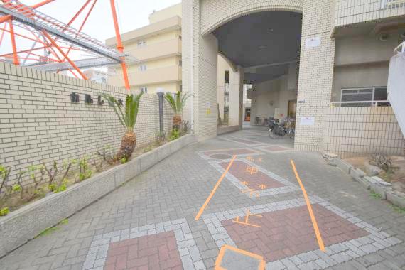 エントランス　エントランス周辺はいつもキレイに片付けられています。