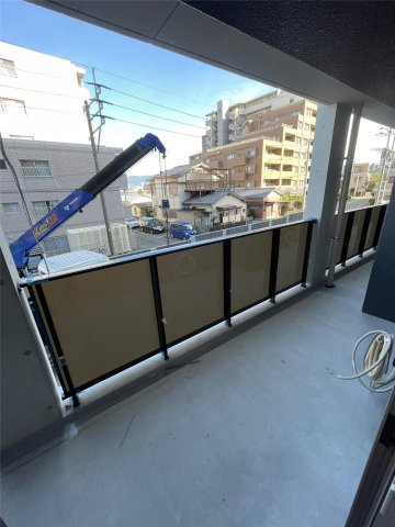 バルコニー　陽当たり良好なバルコニーです