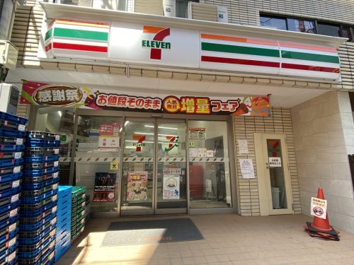 コンビニ　セブンイレブン 新板橋駅前店（コンビニ）まで7m