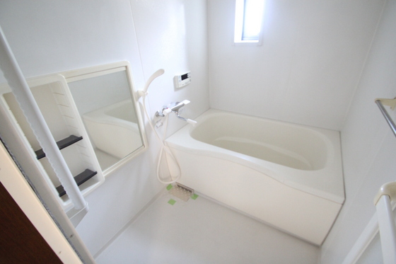 バス・シャワールーム　※別部屋の写真です